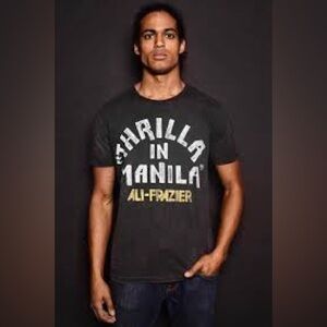 Roots of Fight "Thrilla in Manila" graphic t-shirt size medium